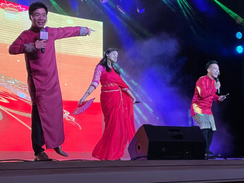 阔别一年重启《爱新年》 DJ歌手各出奇招展才艺