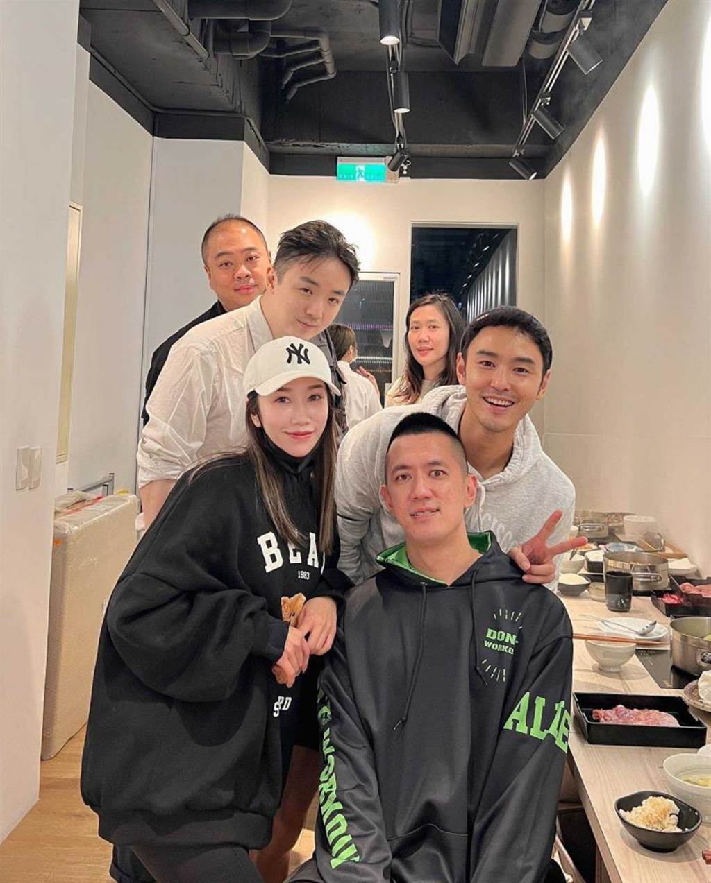 阮经天用肉身量体温 老板娘羞喊“老公在看!”