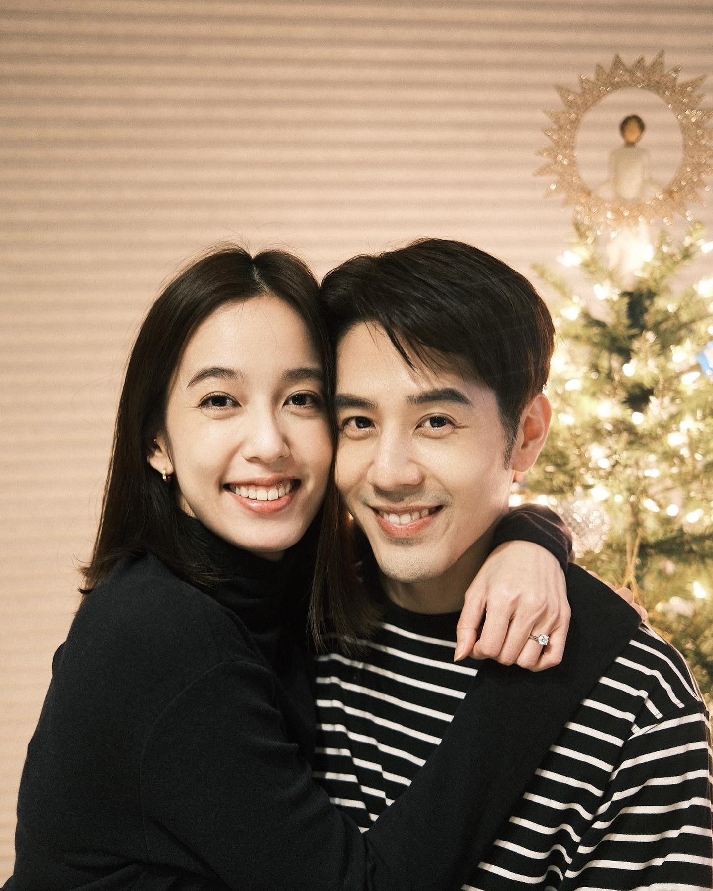 陈庭妮晒合照认爱 纪人证实胡宇威求婚成功