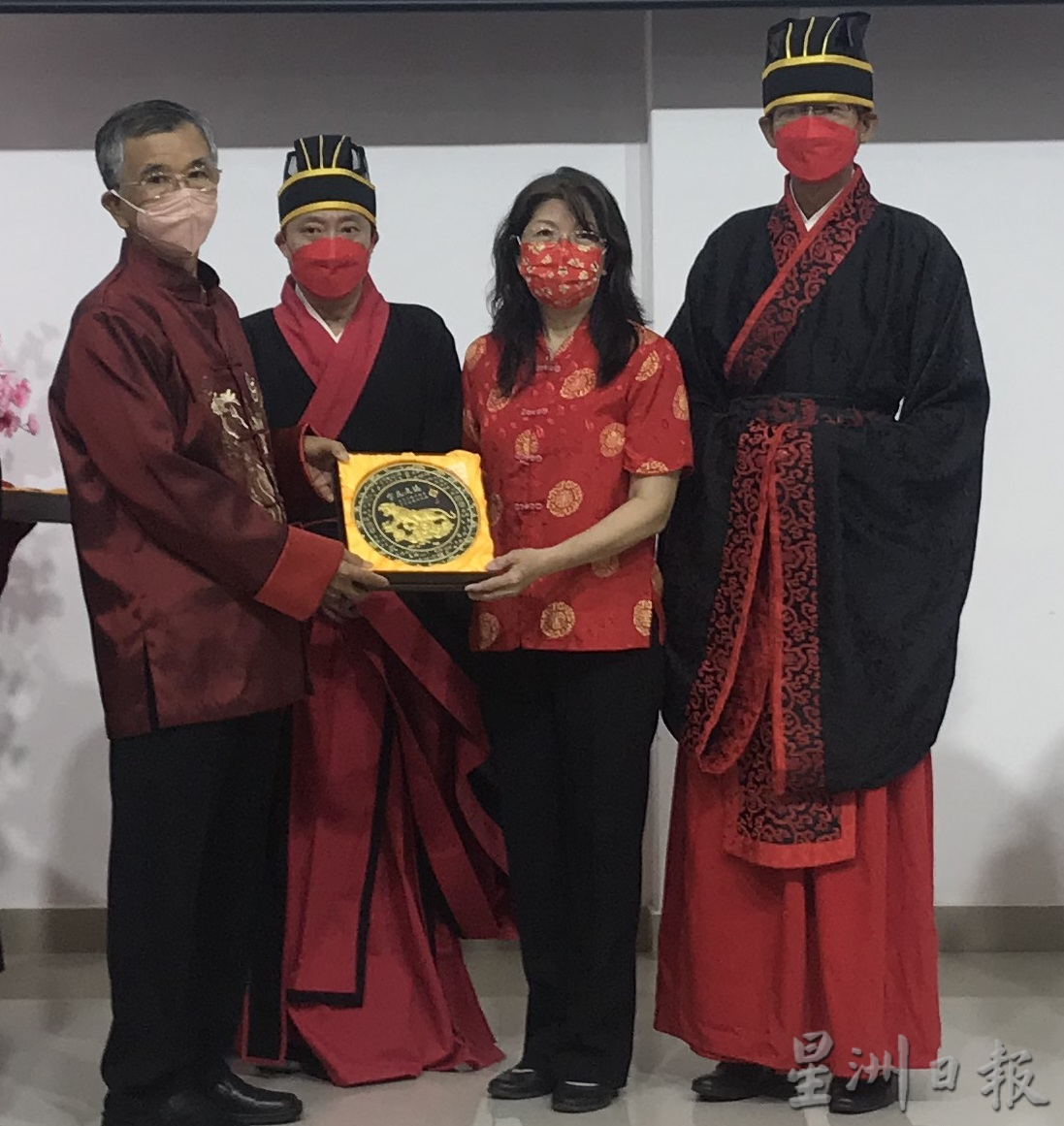 霹／学子显著／崇华独中纳福活动成绩斐然