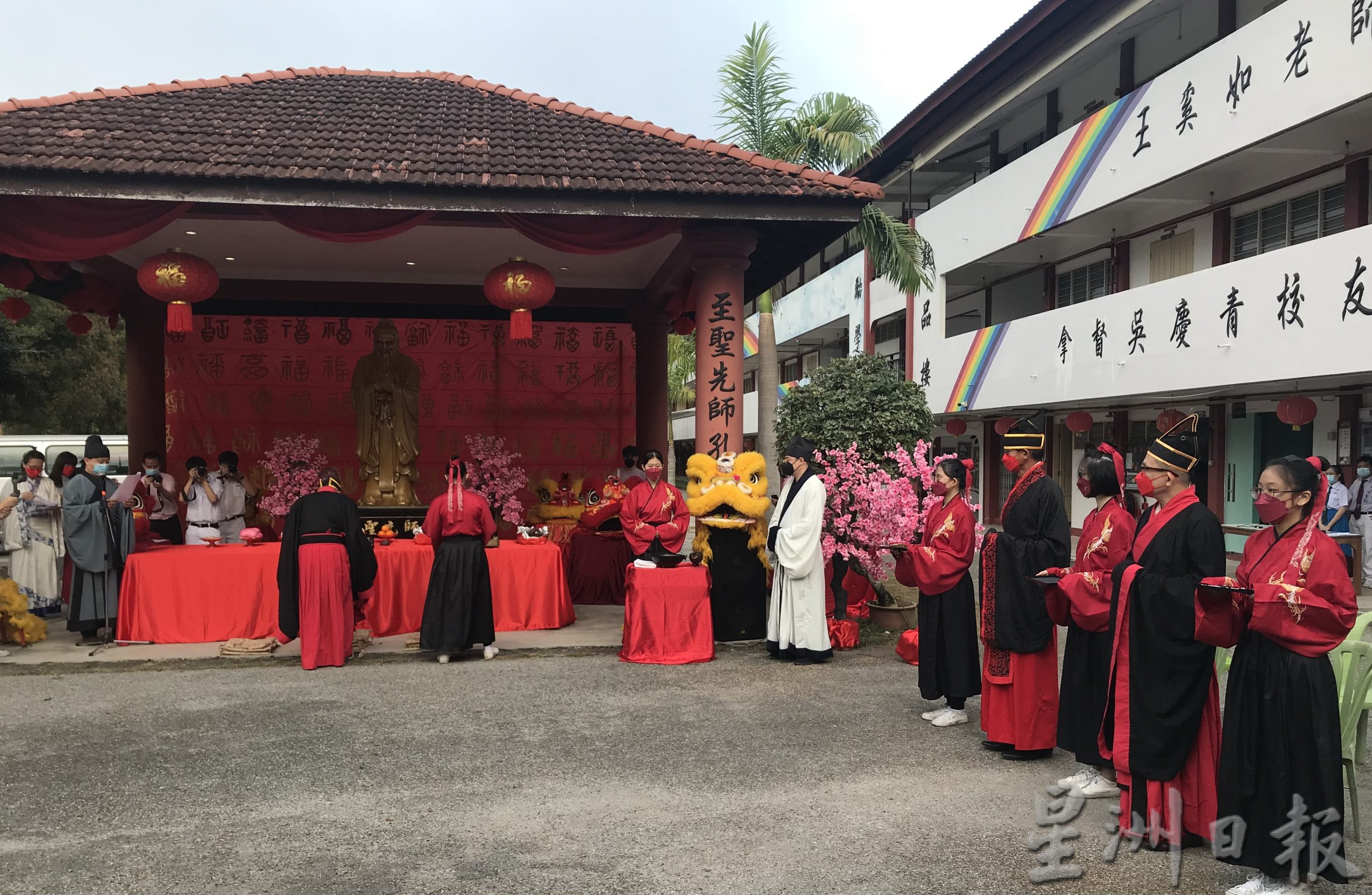 霹／学子显著／崇华独中纳福活动成绩斐然