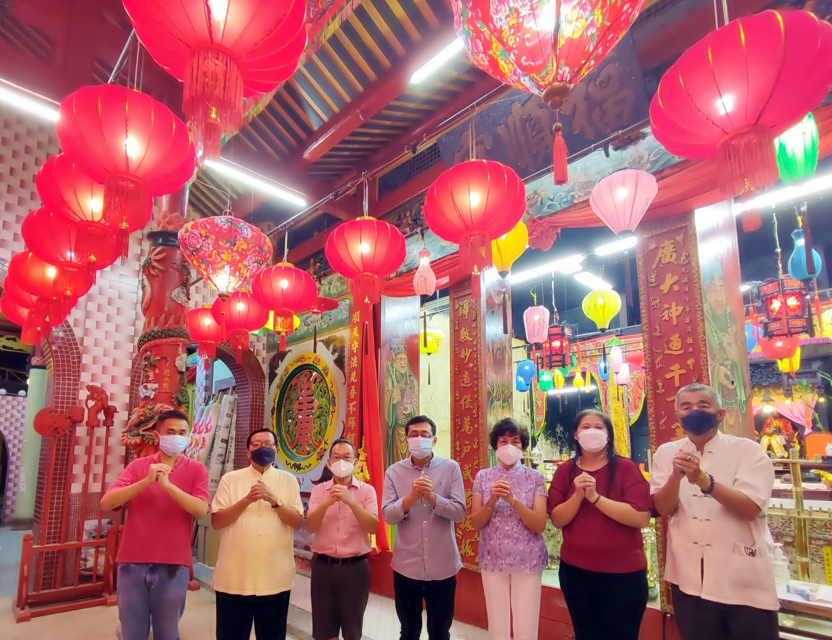 霹/显著/安顺百年福顺宫庆春节 除夕至元宵亮灯迎善信