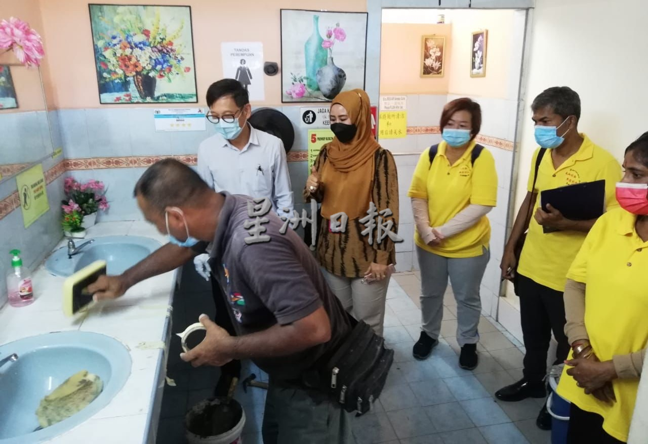 霹/榴梿坡小贩中心基设破损获廖泰义拨款维修