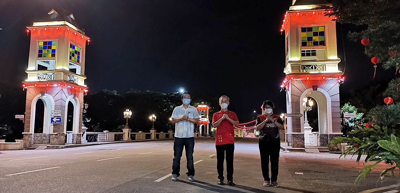 霹/百年修罗桥张灯迎福虎 许崇信:欢迎游子游客打卡