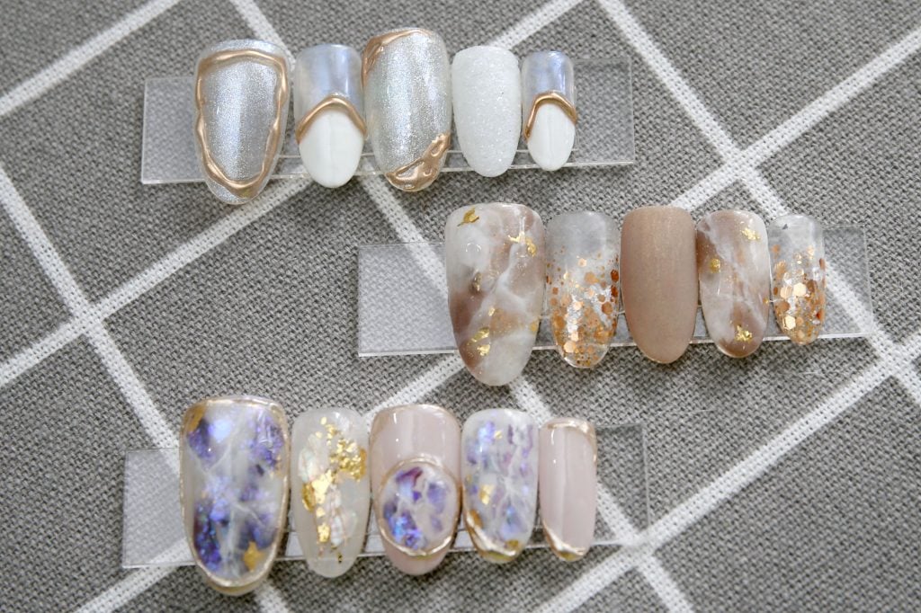 霹:20日见报/封底主文/【乐活频道】/新年美甲.应节Q版小老虎跃指尖萌萌哒