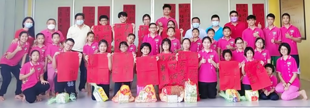 霹:备用版头/3年无法回乡团聚 39Jaz孩子除夕吃团圆饭