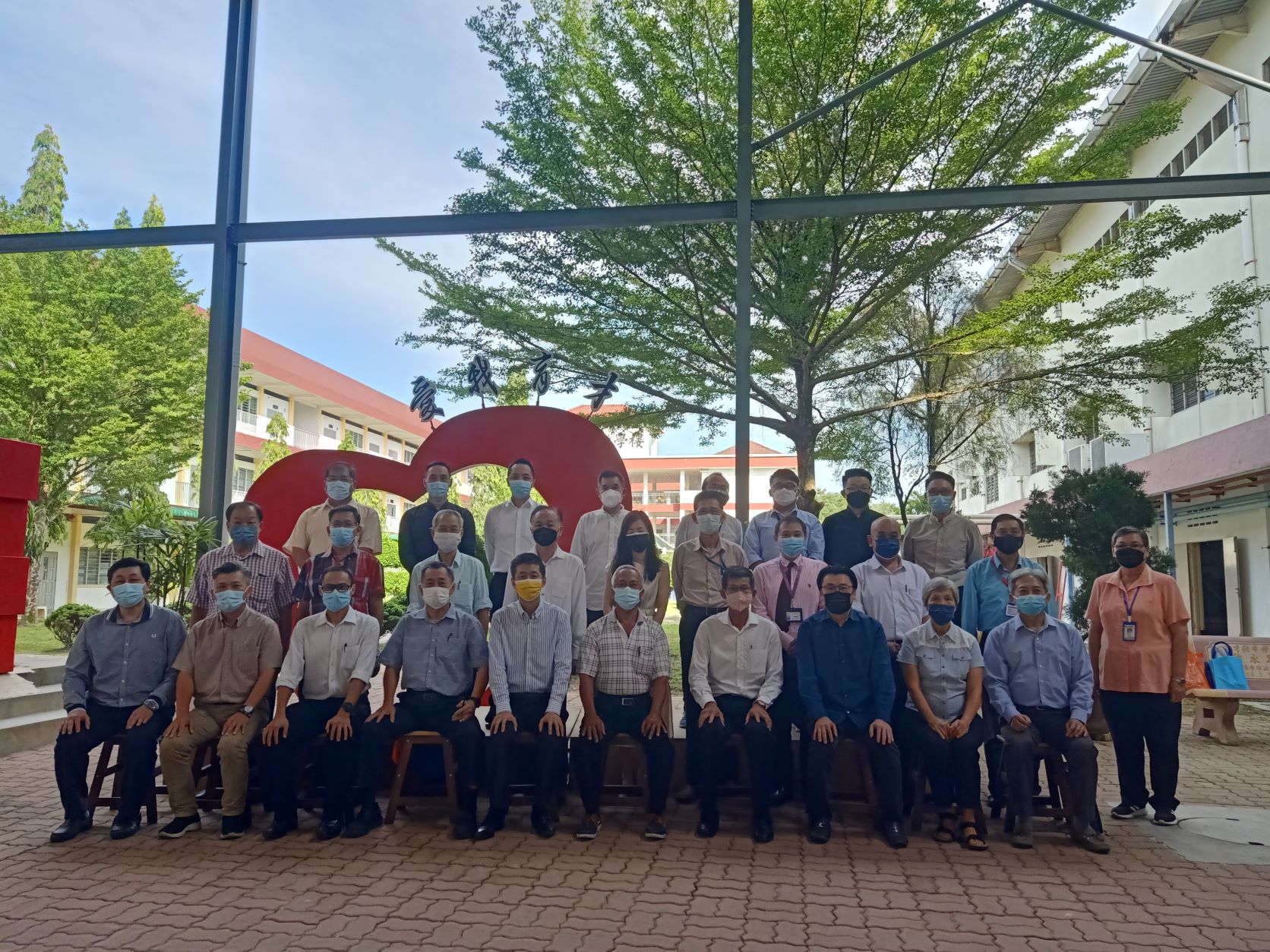 霹:学子版头/霹雳董联会与九独中董事长、校长联席交流会