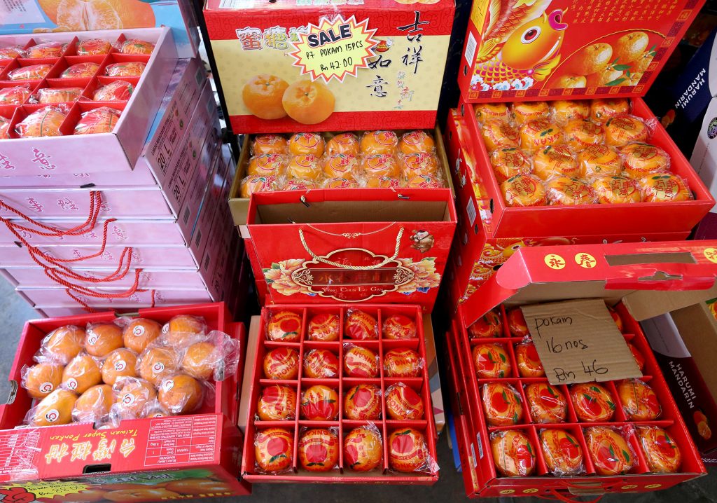 霹:封面主文/年柑年花最后冲刺 部分年货断市 市道后劲十足