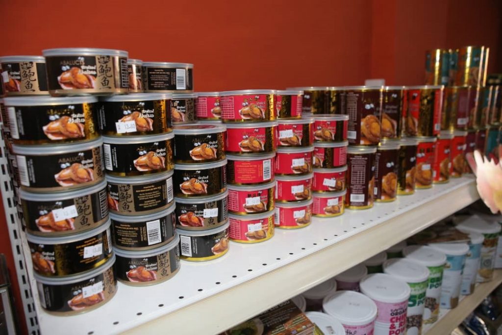 霹:封面主文/年柑年花最后冲刺 部分年货断市 市道后劲十足