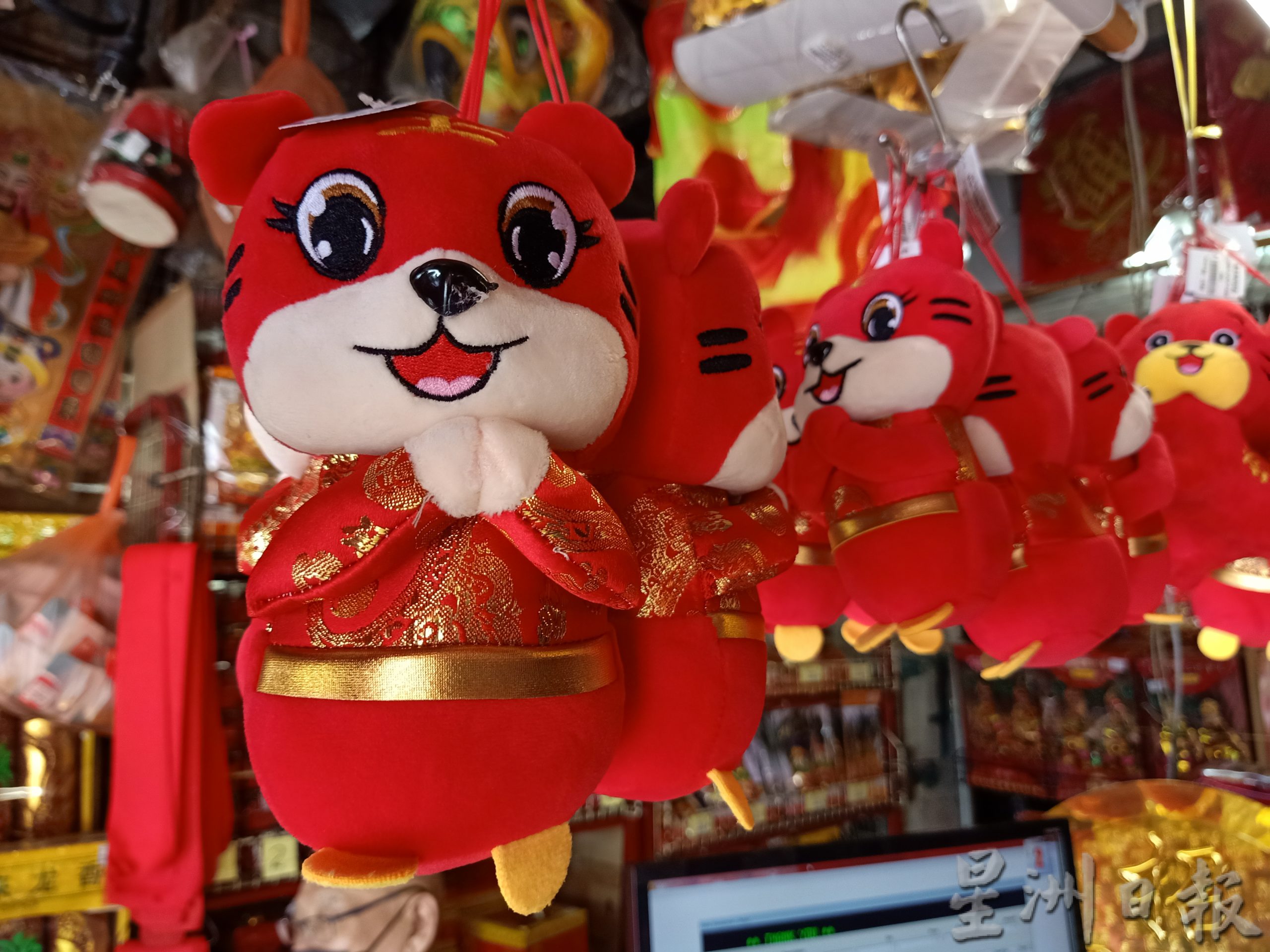 霹:第二版头/新年装饰品店陆续现人气 预计今年买气比去年旺