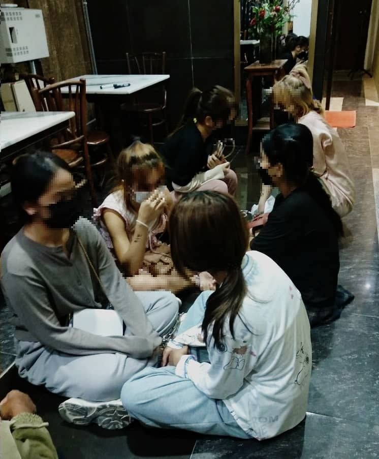 首邦市2酒店成淫窟·14外籍男女涉卖淫落网