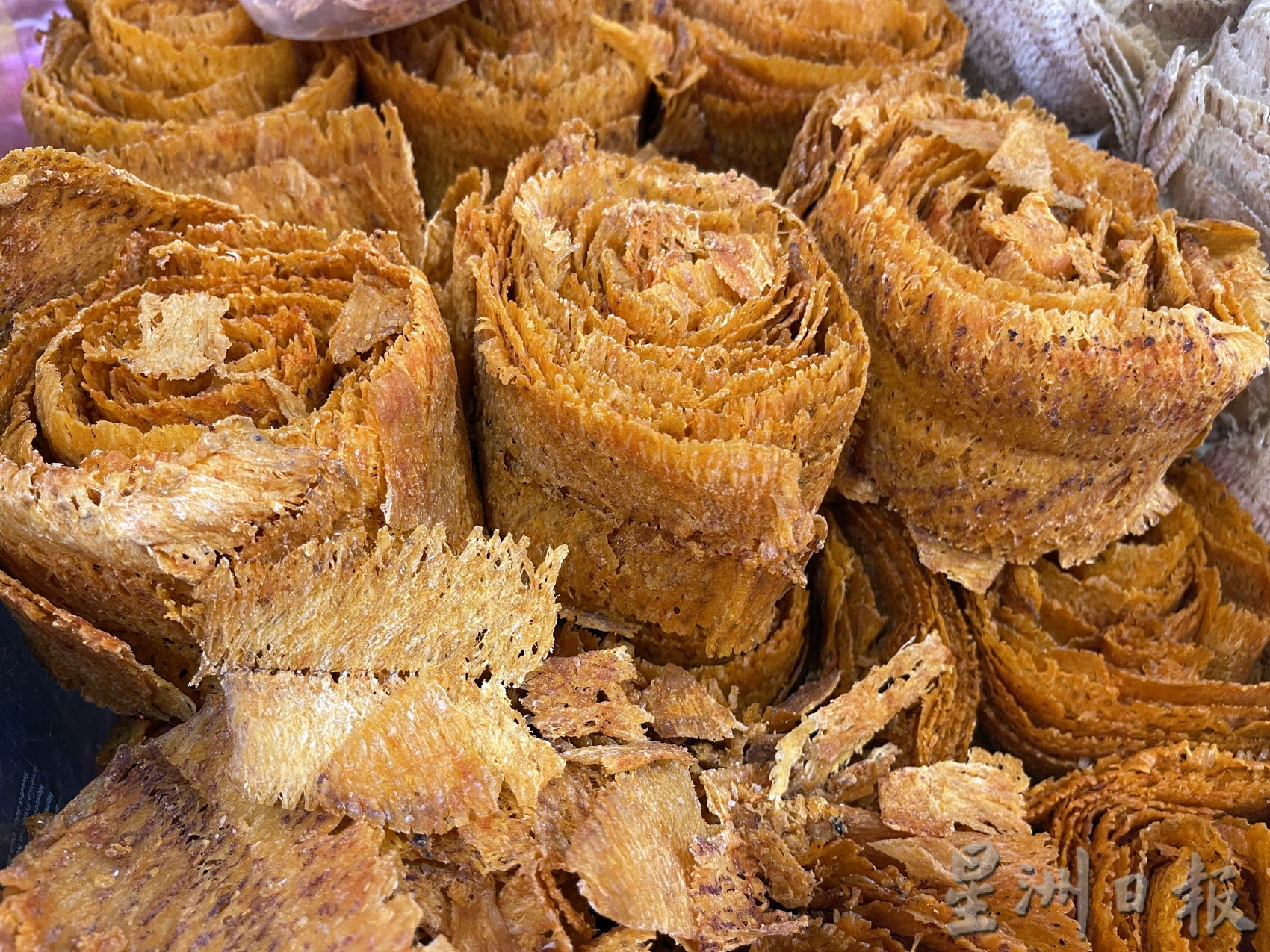 （古城封面主文）距离新年半个月·新春年饼市场依然慢热