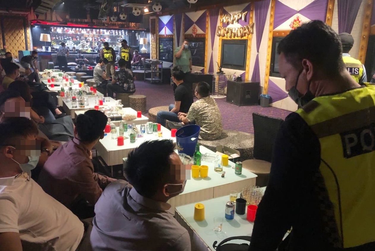 (大北马)槟警元旦执法活动“硕果累累”,217人被捕警局内“跨年”