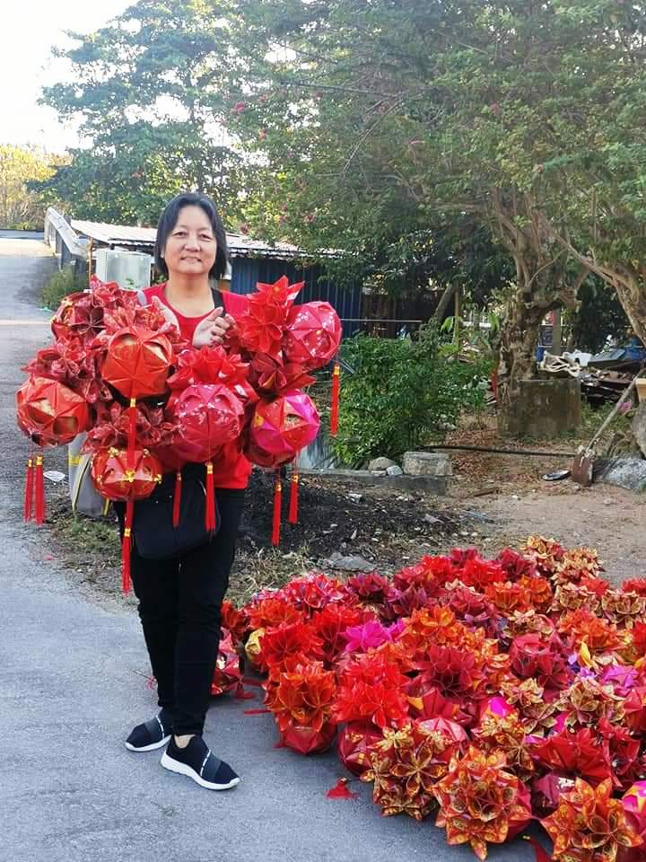 (大北马)邱素琳红包灯笼为慈善