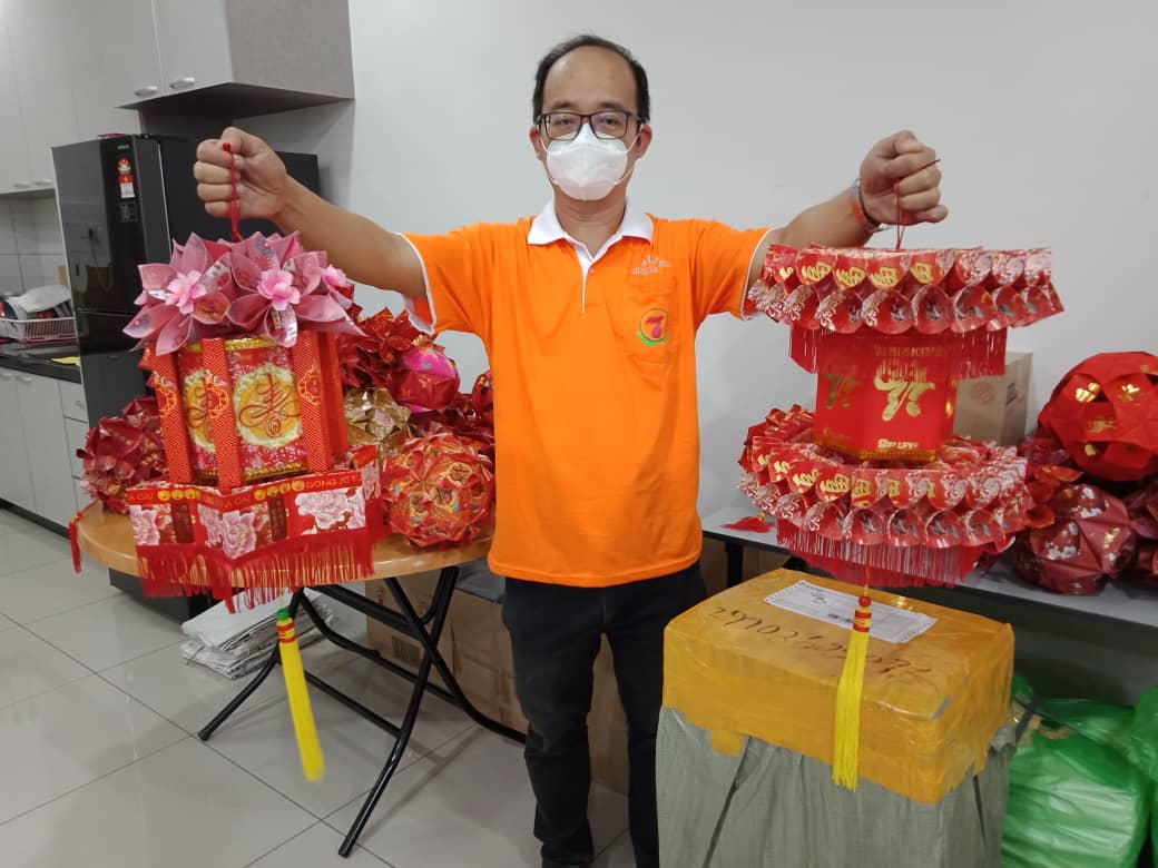 (大北马)邱素琳红包灯笼为慈善