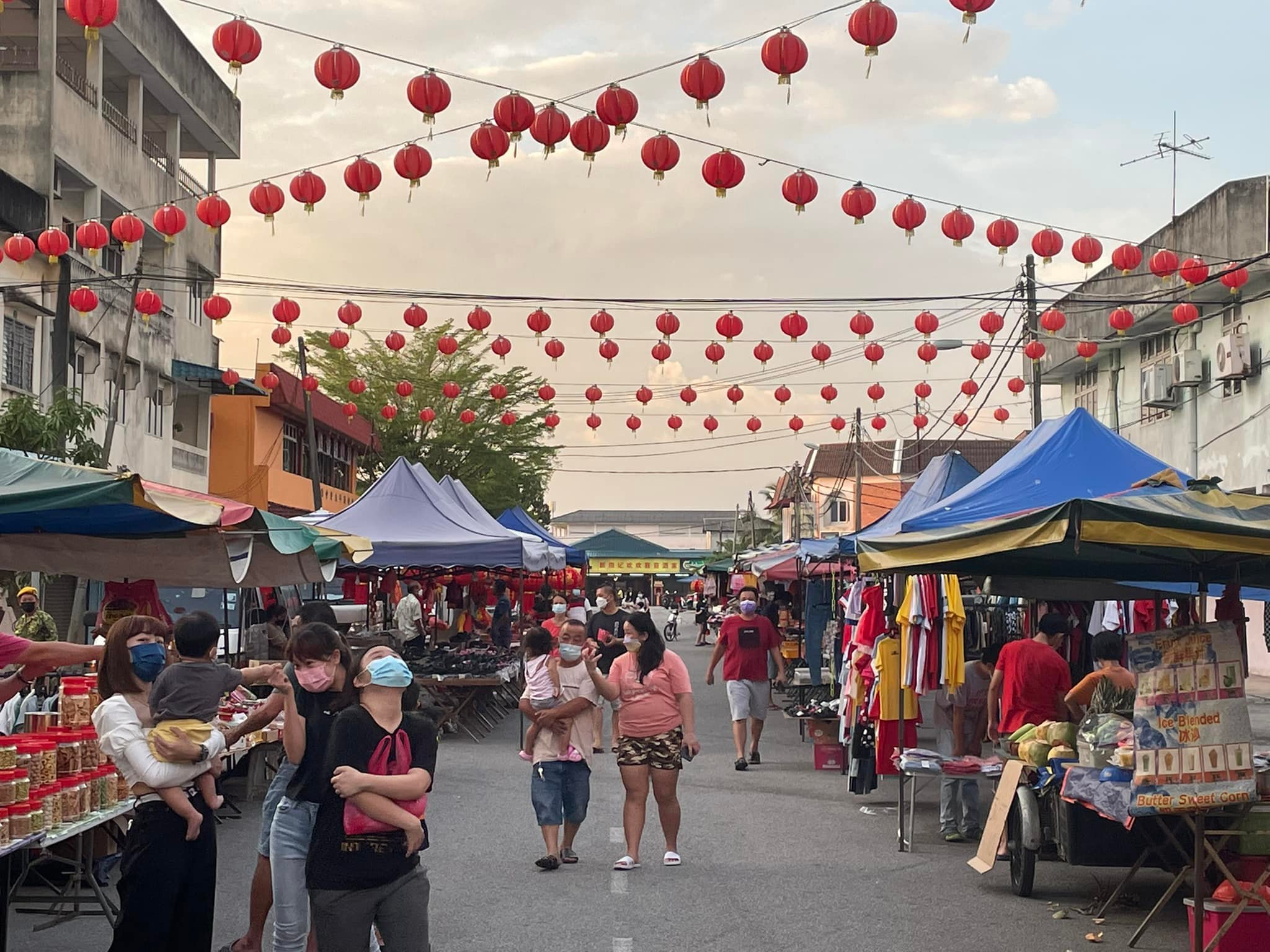(大都会)巴刹广场挂灯笼 双溪比力喜迎春/3图