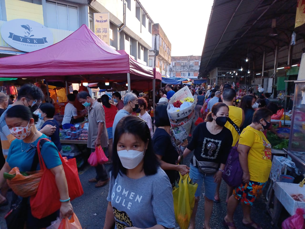 （版2头）大都会/农历新年，鸡难养大，1.7公斤至2公斤大只的菜园鸡卖断市