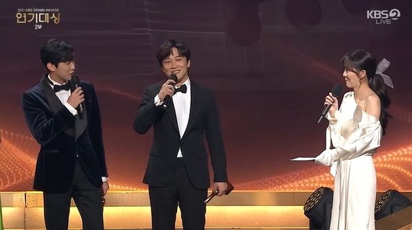 KBS演技大赏︱跟振永拿最佳CP　车太铉：为何这样对我？