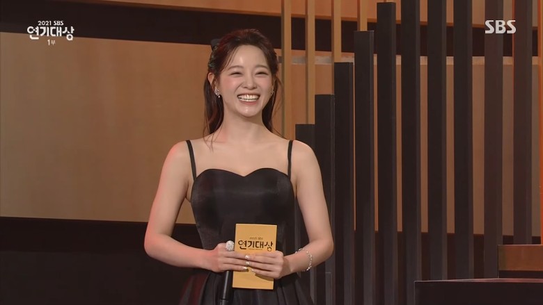 SBS演技大赏｜“打赢”宋慧乔  金素妍哭着上台