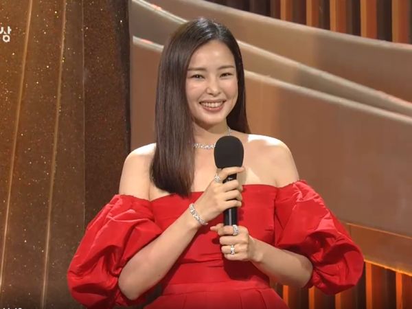 SBS演技大赏｜“打赢”宋慧乔  金素妍哭着上台