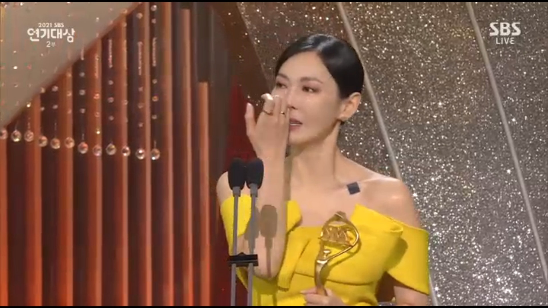 SBS演技大赏｜“打赢”宋慧乔  金素妍哭着上台