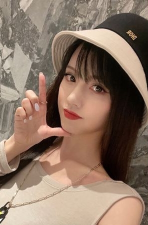 Yumi闺蜜爆李靓蕾买网军 晒关键群聊图