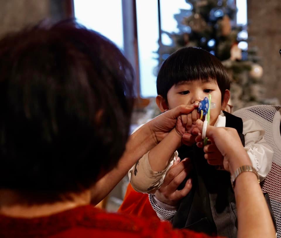 3岁儿庆生办剪奶嘴仪式 陈意涵笑侃“太残忍”