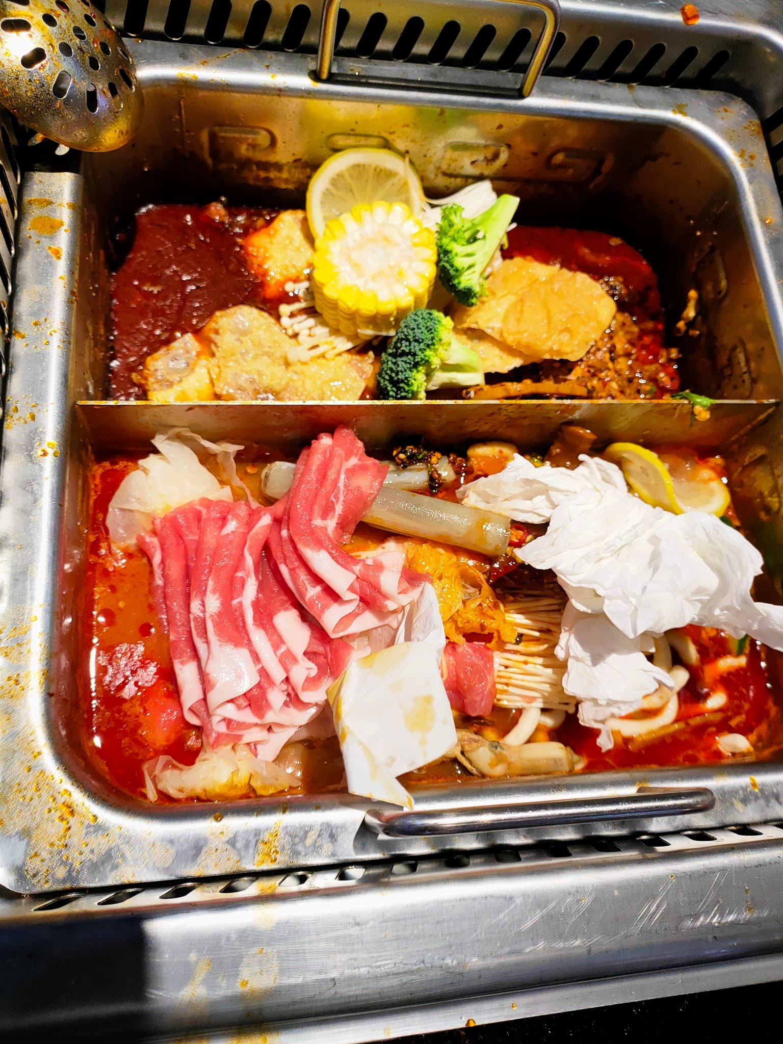 4女为拍照点一桌食物吃不完 火锅业者怒斥“不改,不欢迎你”