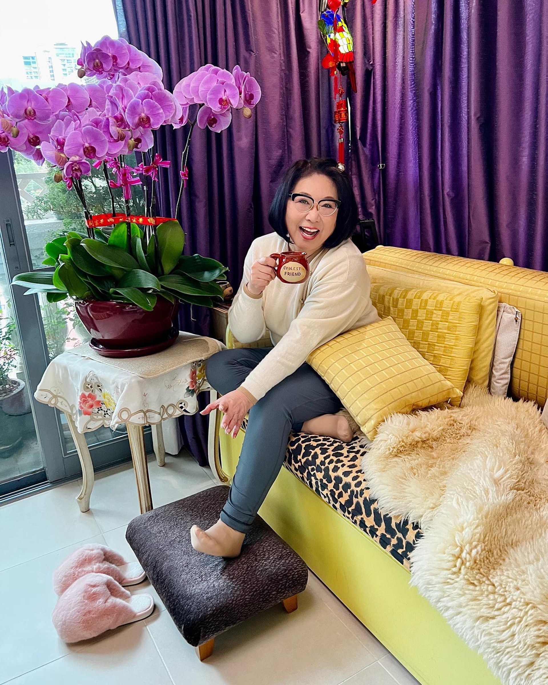 71岁李司棋弄伤脚 疫情下闭关疗脚患