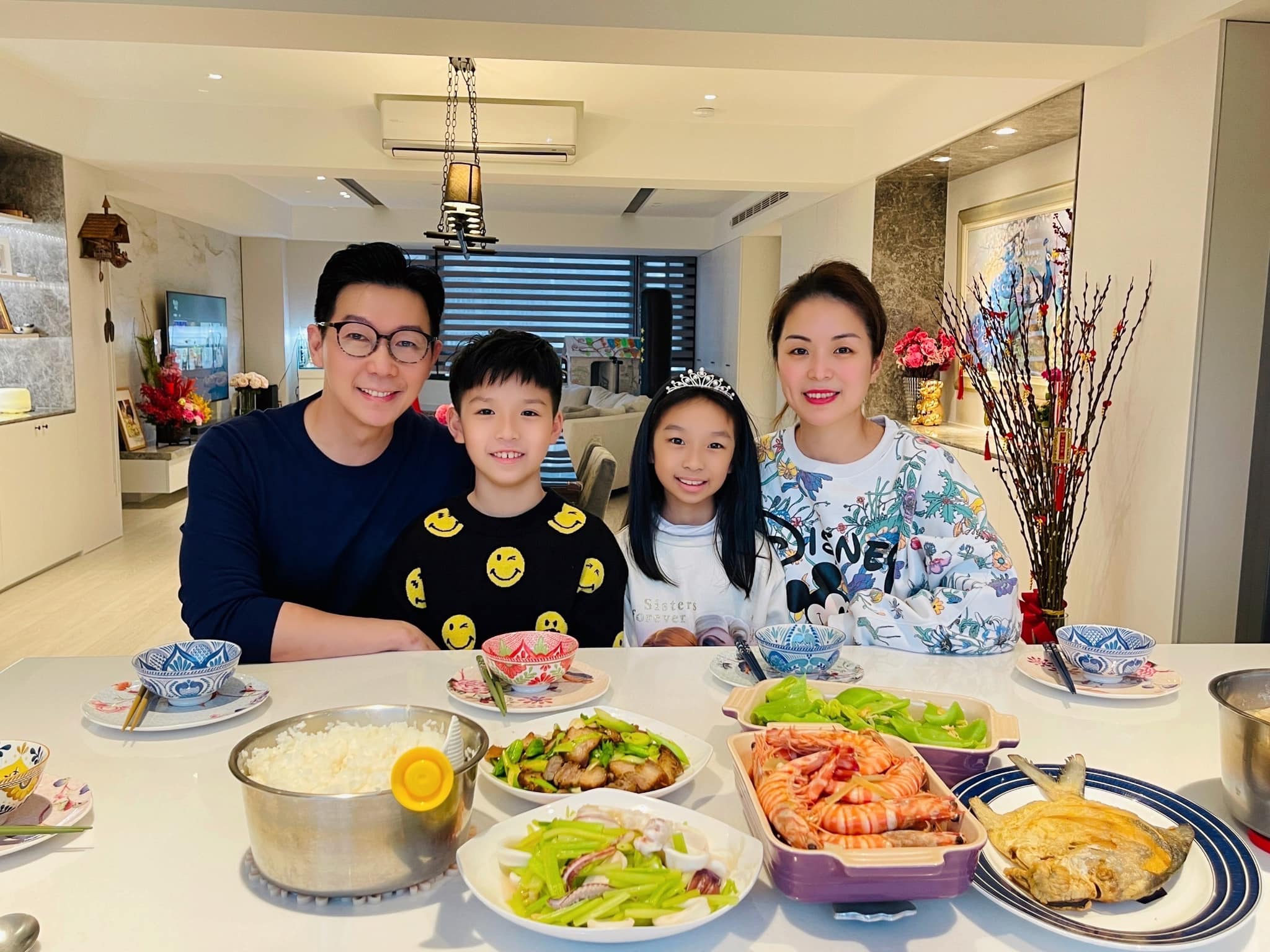 9岁儿子唱《门没锁》累积11亿观看  品冠个唱不邀当嘉宾 