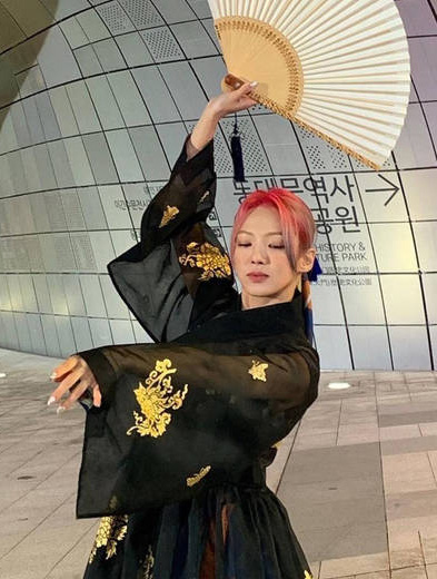 ​夸赞韩服被解读“辱华”  少时孝渊IG被灌爆