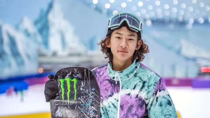 《智取威虎山》童星苏翊鸣  冬奥男子滑雪坡面障碍首轮第一