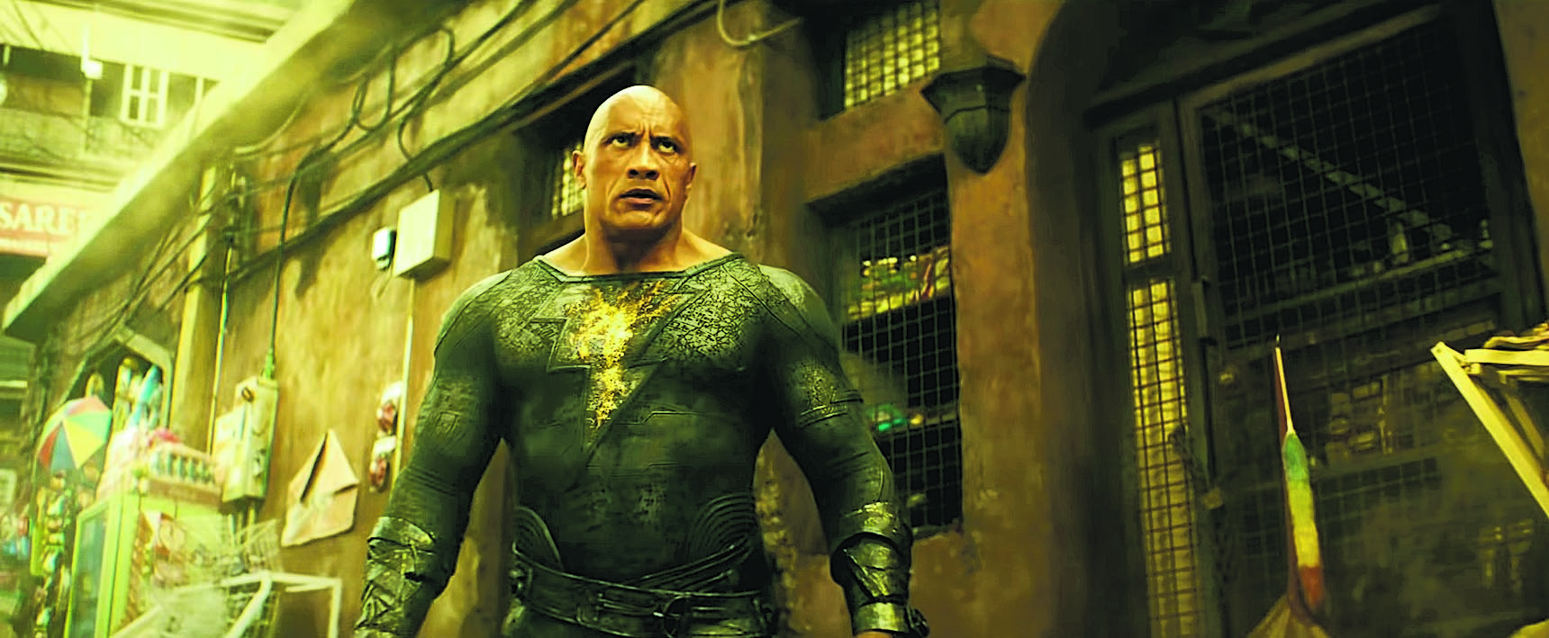 《水行侠2》首发片段 《闪电侠》换新战衣