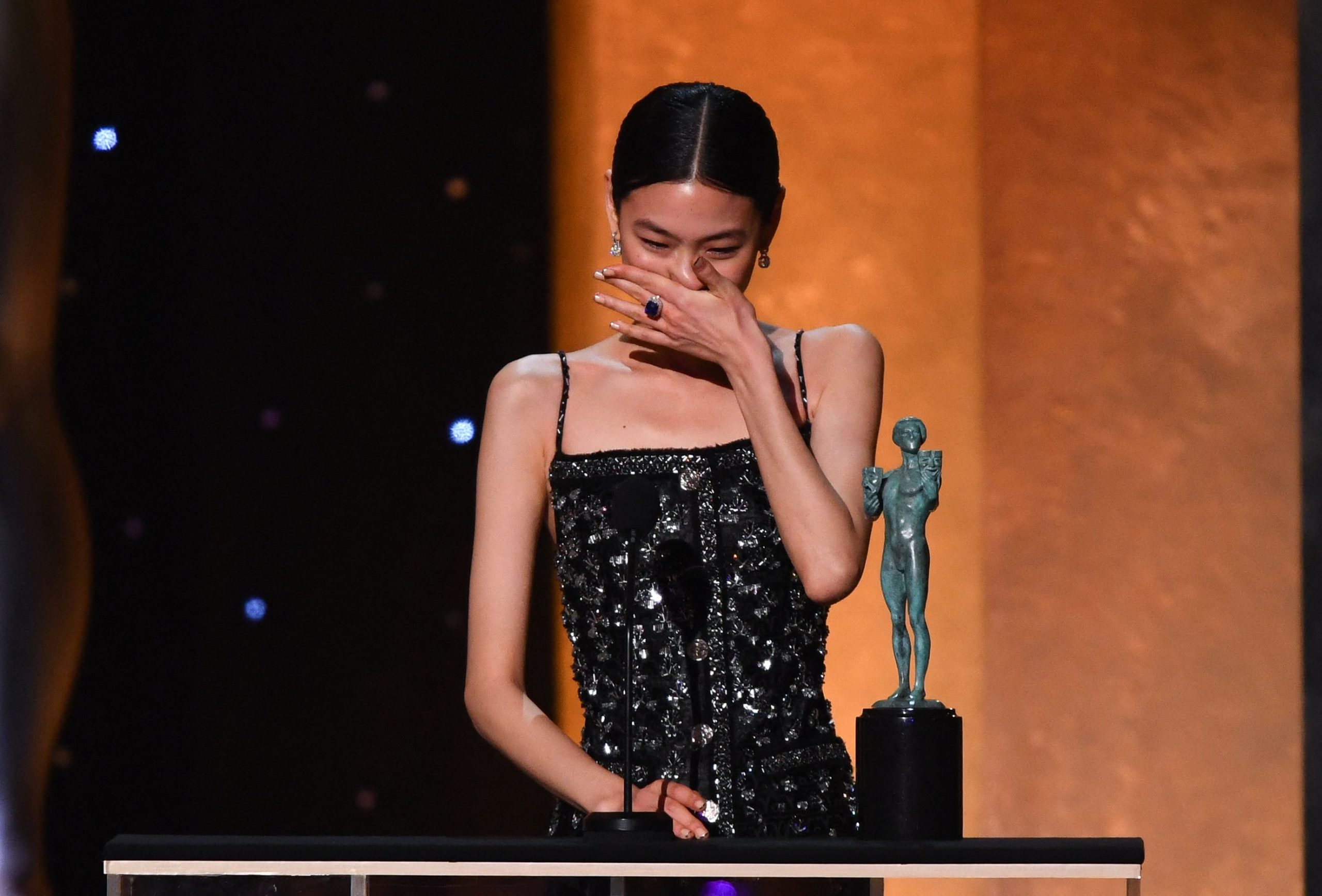 《鱿鱼游戏》扬威美国演员工会奖 李政宰郑好娟夺视帝视后