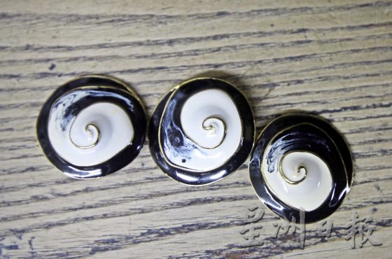 【衣物的学问／04】纽扣左右的故事