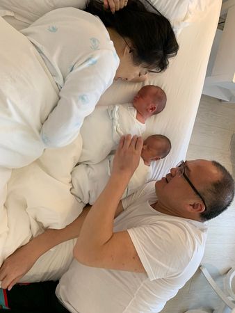 上月迎来龙凤胎 导演明金成心肌梗塞猝逝享年51岁