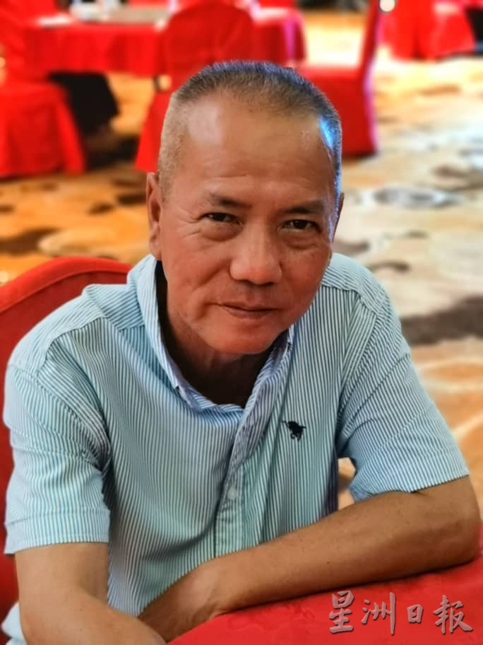 东:疫情严竣,大部份新春活动和聚餐取消。