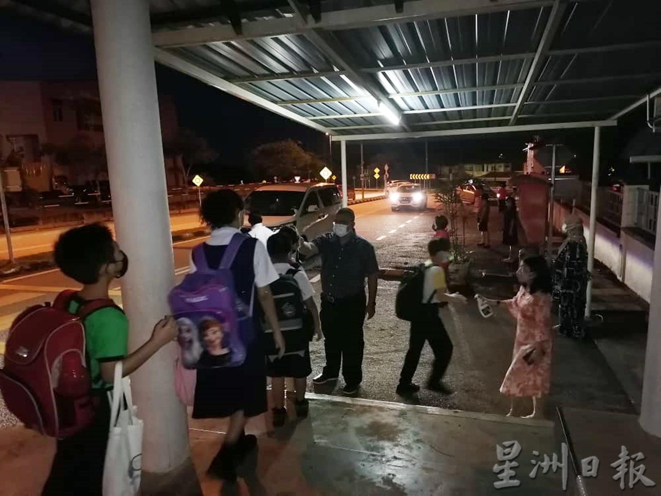 东:疫情爆发家长谨慎,华小春假结束后出席率降低。