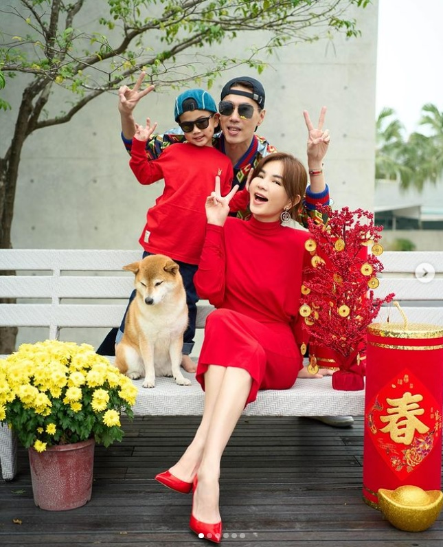 为老公煮家乡酿豆腐解乡愁 Ella年初二回娘家化身厨神