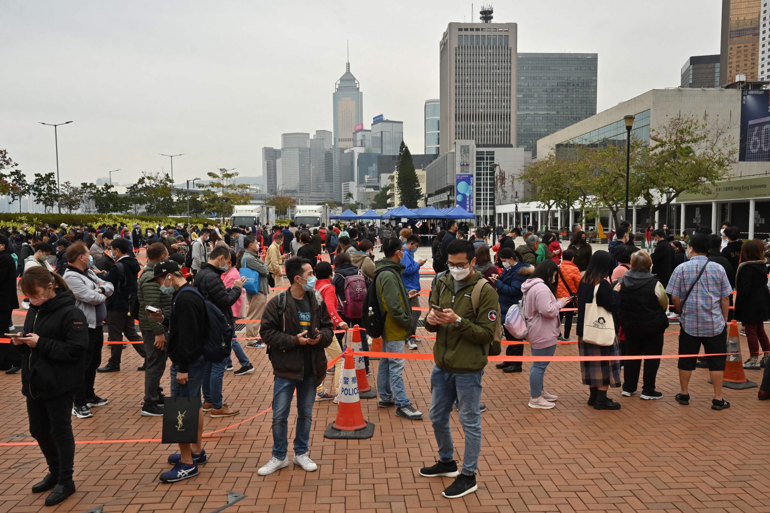 亚洲多地疫情反扑 港增614确诊创新高