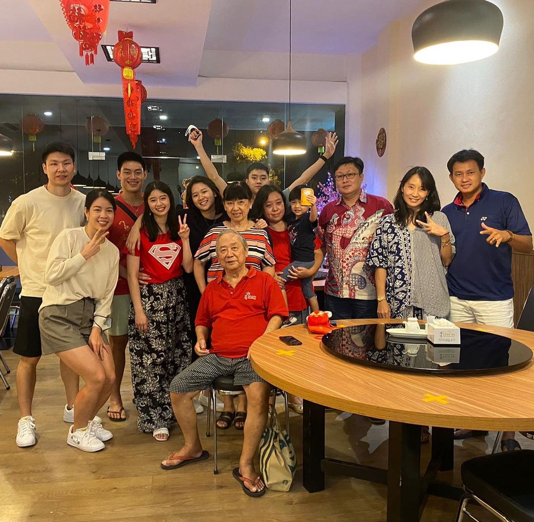 享受与陈甲亮亲友欢庆 阀敏异乡度过难忘新年