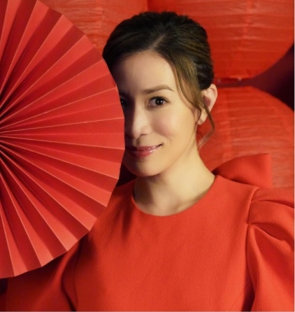 佘诗曼向谢贤拜年　豪宅罕见曝光