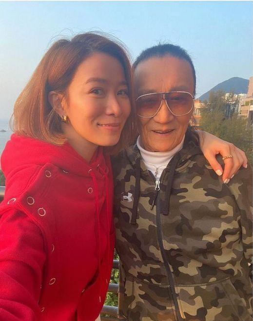 佘诗曼向谢贤拜年　豪宅罕见曝光