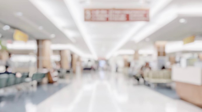 儿发烧检测呈阴到医院看急诊 被带到冠病治疗区排队 母崩溃