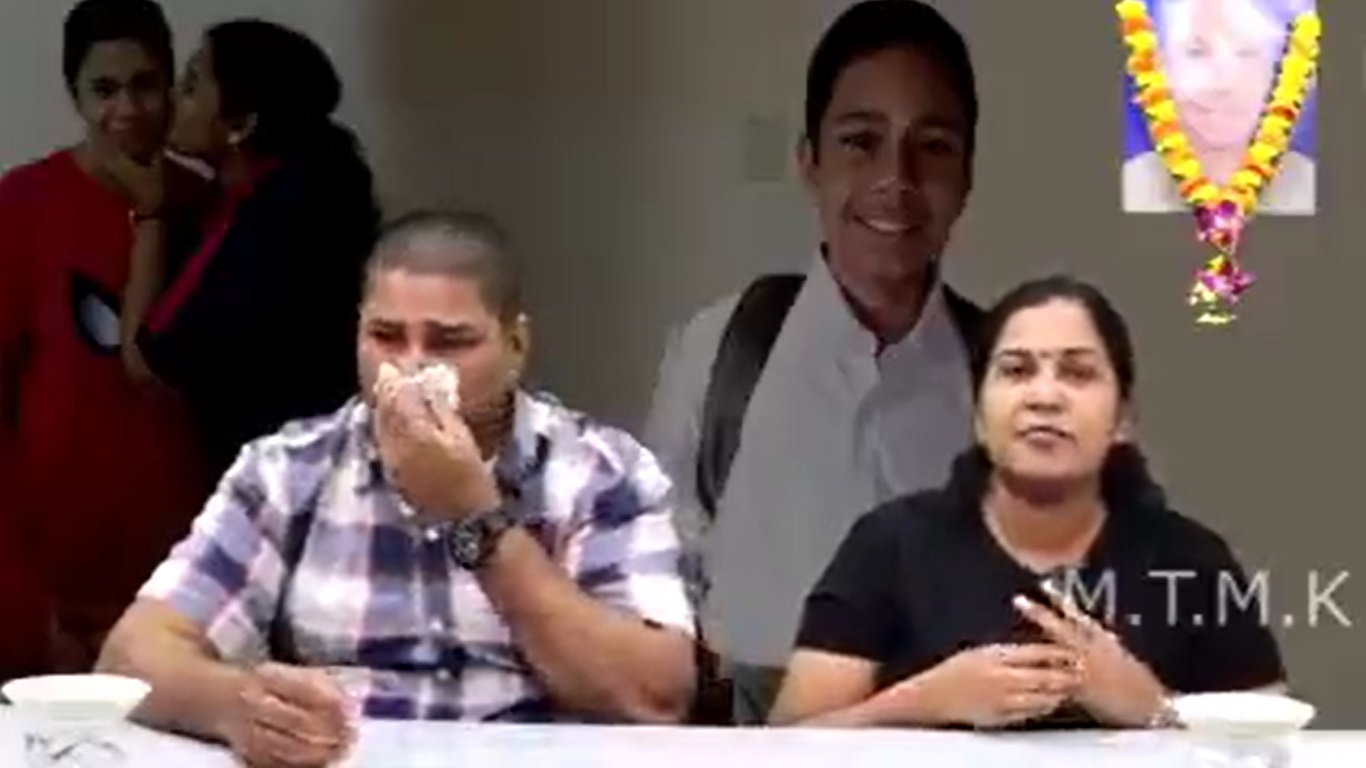 儿子接种疫苗18天后丧命·父母心碎哭了 凯里承诺交代