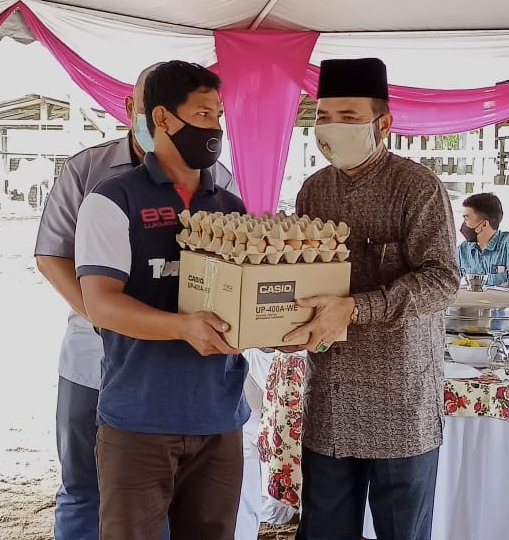 全:农业部副部长指政府拨款500万令吉助水灾养殖业者。