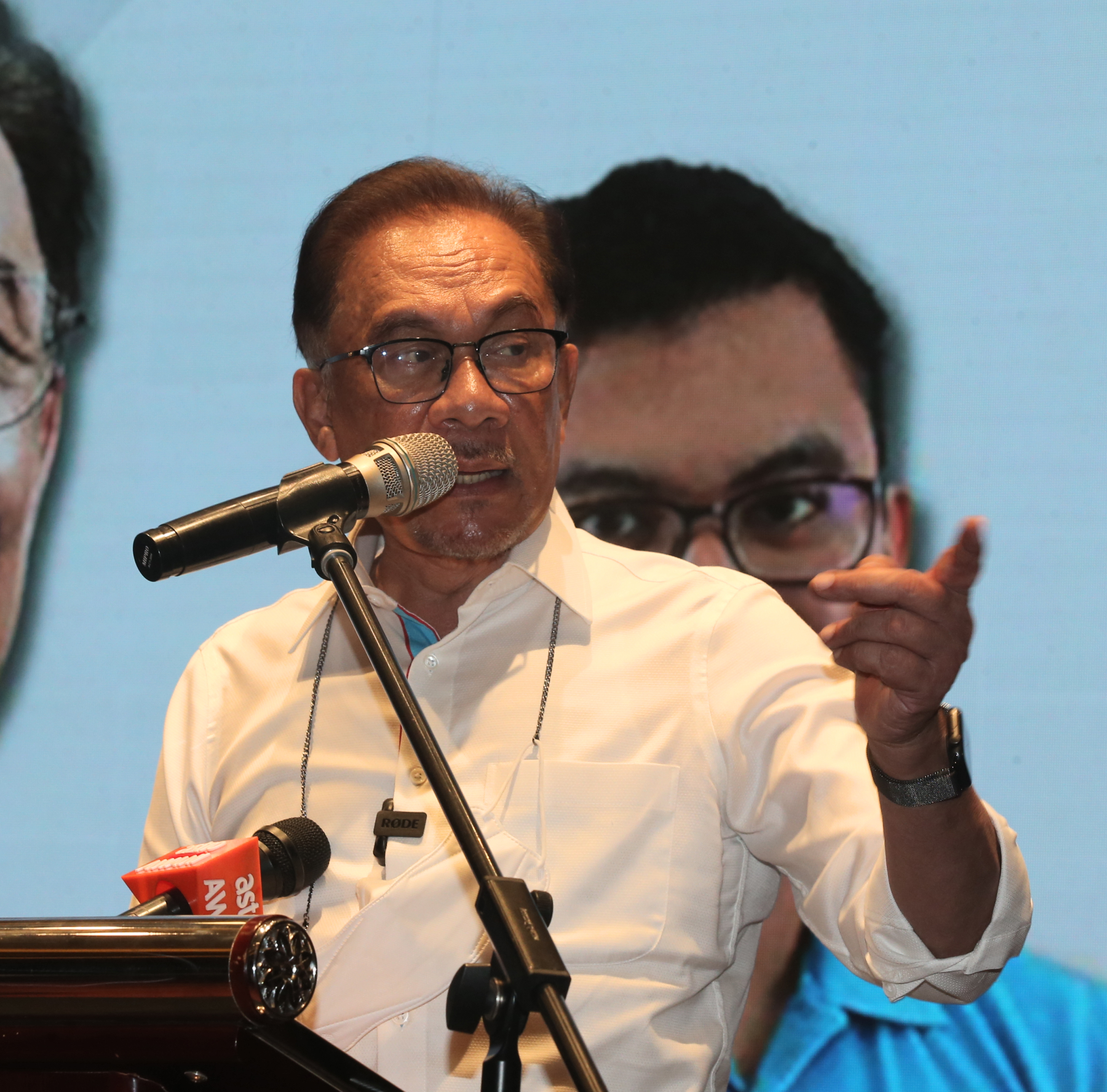 全国:安华:下周公布部份柔州候选人,只有部份议员原区上阵