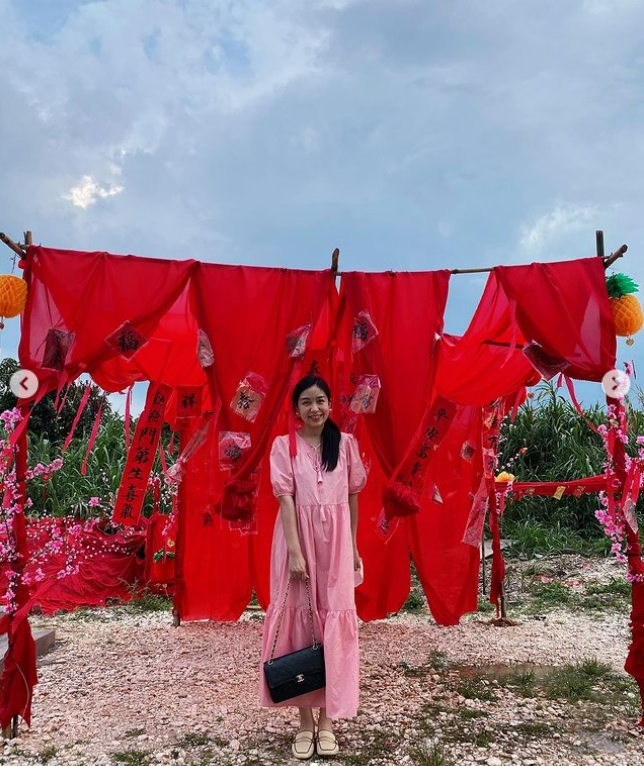 关萃汶虎年飘孕味 云镁鑫年初一跑不停