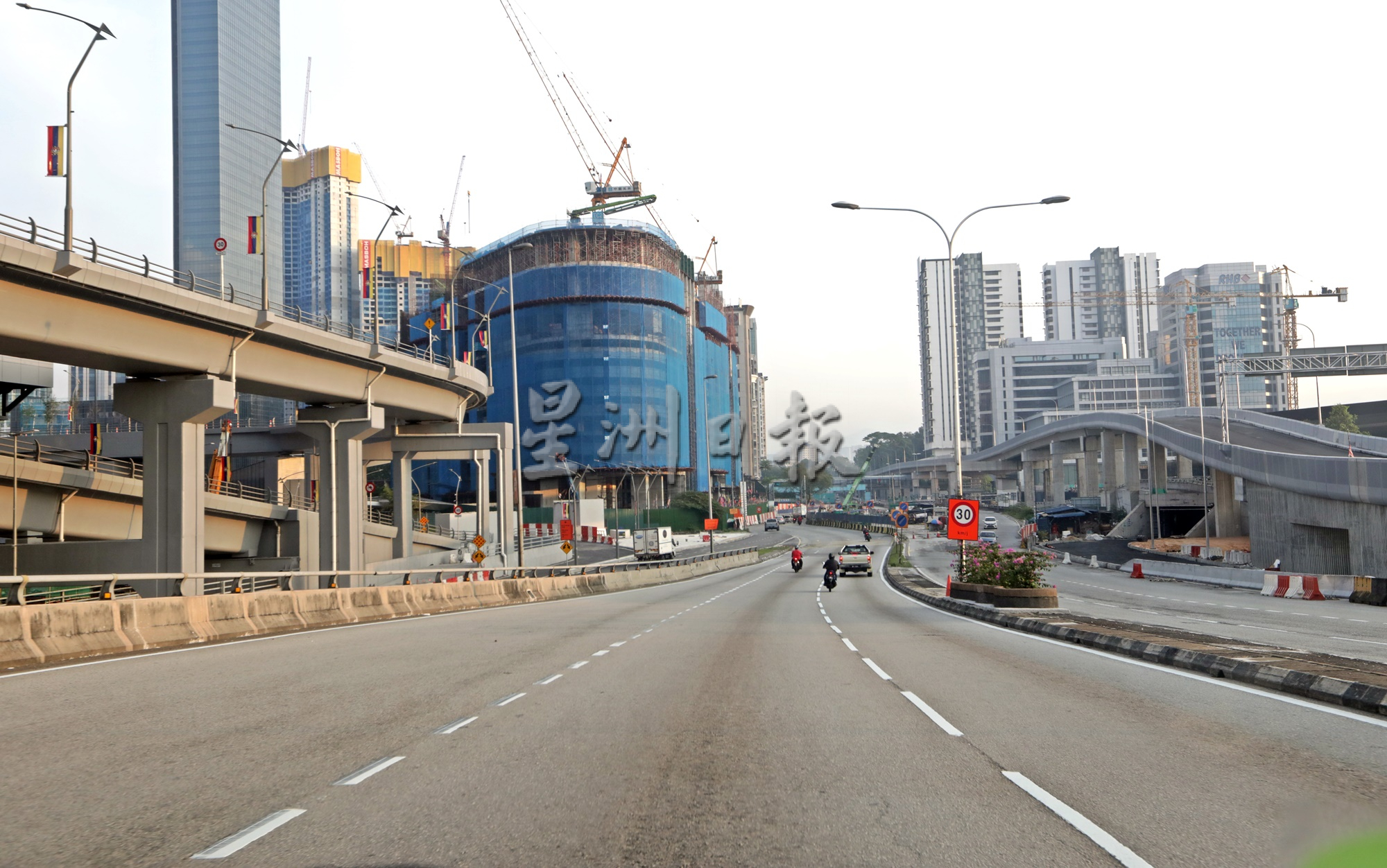 农历新年又直辖区日  隆市景点热闹