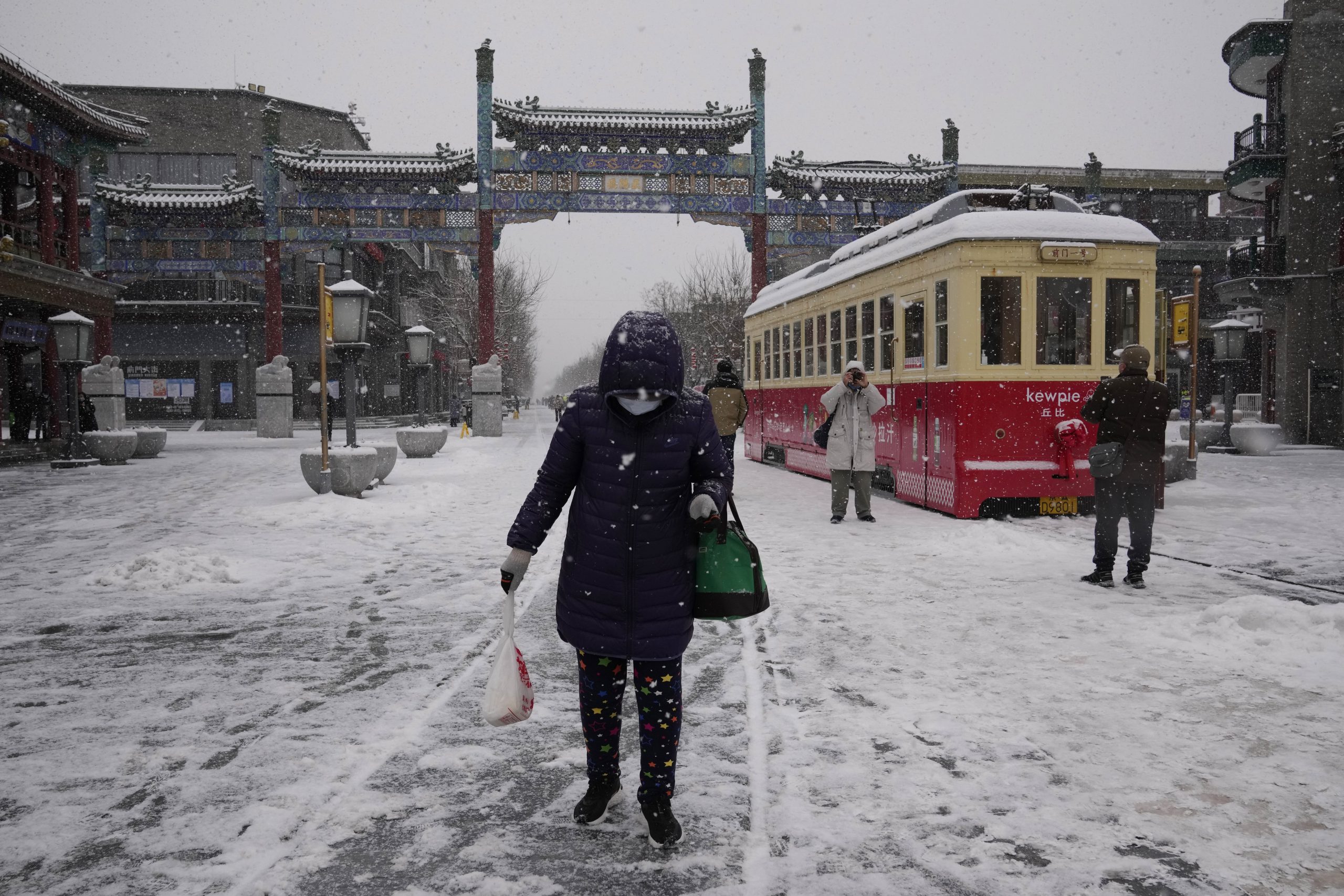 冬奥迎虎年首场雪  北京发「暴雪蓝色预警」